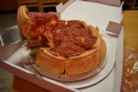 Deep Dish Pizza Vs Stuffed Pizza Here Are The Differences