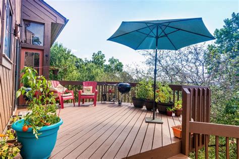 How To Pick Deck Stain Colors To Transform Your Outdoor Space Storables