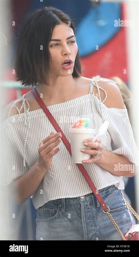 Jenna Dewan And Her Daughter Everly Tatum Go To The Farmers Market