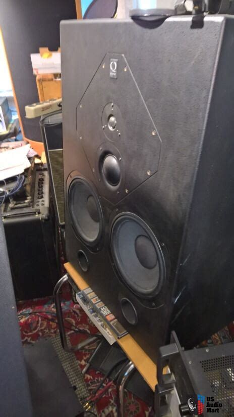 Quested Hq210 Reference Monitors Quested Hq210 Monitors Photo 3323982