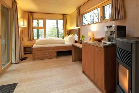 Hotel: Baumhaus Lodge Schrems in Schrems | Verwoehnwochenende
