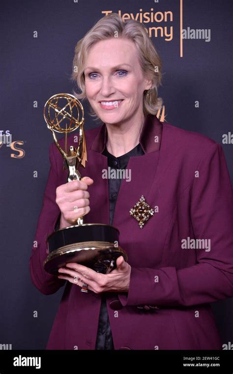 Jane Lynch Poses In The Press Room With The The Award For Outstanding Actress In A Short Form