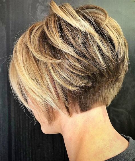 Although there is a flattering and practical layered haircut for every woman. 13 Flattering Short Hairstyles for Thick Hair in 2020 | Short hairstyles for thick hair, Thick ...