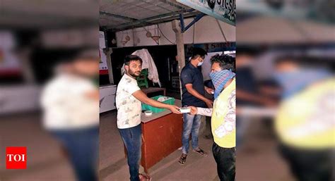 Good Samaritan Saves Labourers From Destitution Rajkot News Times