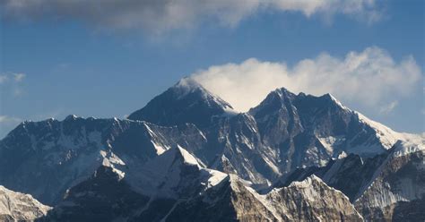 Everest ‘grows As China Nepal Agree New Height