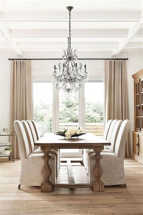 17 Marvelous Dining Room Designs With Beautiful Chandelier