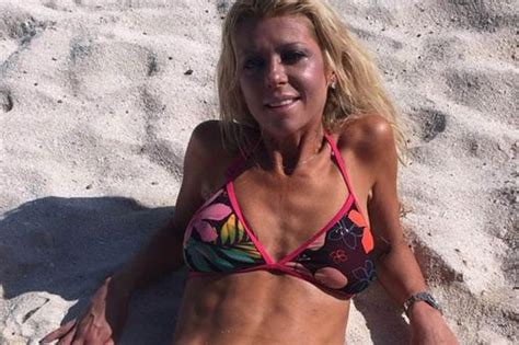 Tara Reid Looks Worryingly Thin In Bikini Selfie Shows Jutting Ribs