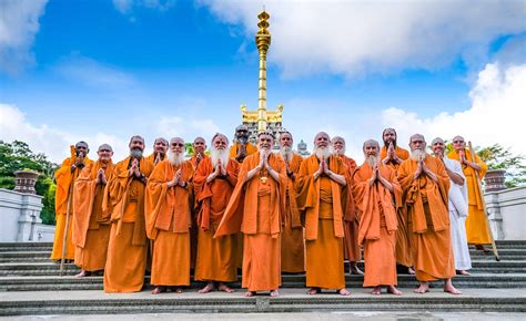 Kauais Hindu Monastery Meet The Monks