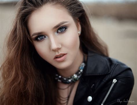 Face Women Model Portrait Long Hair Blue Eyes Looking At Viewer Red Photography Singer