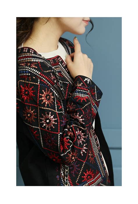 レディース 大人 上品 刺繍総柄ノーカラージャケット｜大人女性のためのナチュラルファッション通販サワアラモード