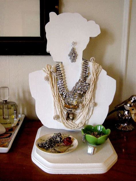 ways  stay organized  diy jewelry holders