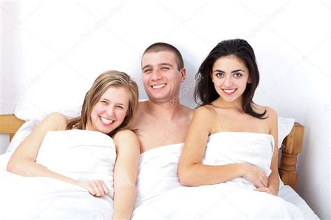 熱い三人組の女の子 美しいエロティックとポルノ写真