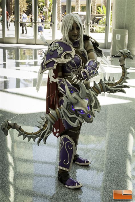 Blizzcon 2014 Cosplayer And Blizzbabesblizzcon 2014 Cosplay Bigger Than