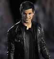 Taylor Lautner on Instagram: “Smile ♡ . . want good quality photos ...