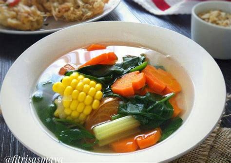 Sayur bening bayam or spinach clear soup on black background. Resep Sayur Bening Bayam Wortel (#pr_sayurbening) oleh ...