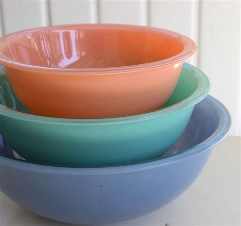 Vintage PASTEL PYREX Mixing Bowls Nesting Bowls Clear Bottom Pink