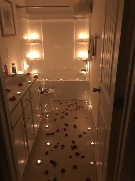Romance Ideas Dates Everything That Has To Do With Romance Romantic Hotel Rooms Romantic Bath