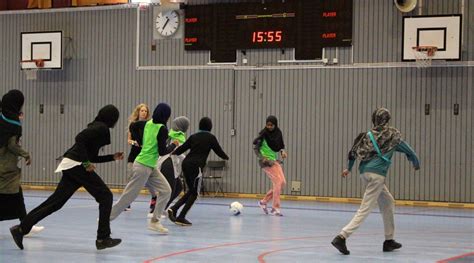 Swedish Muslim School Slammed For Segregation By Sex — Rt World News