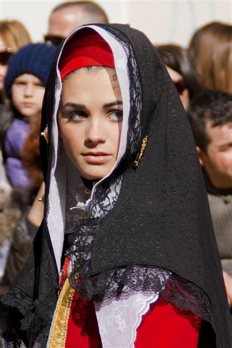 Sardinian Traditional Outfits Traditional Fashion Italian