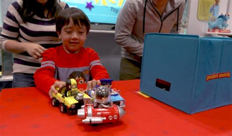 7 Year Old Youtube Superstar Behind Ryan Toysreview Just Unboxed His