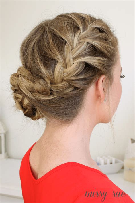 Learn how to french braid your own hair and it will open up a world of new style options! Waterfall, Dutch, French Braided Bun
