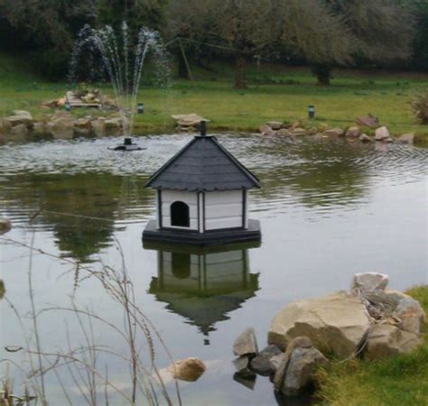 The most important aspect is choosing your material for the duck house. Floating Duck House With Solar Lights | Duck house ...
