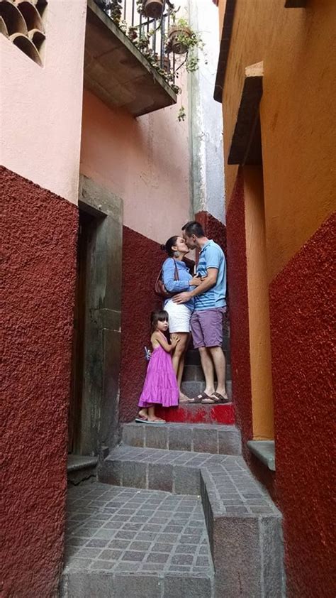 Callejon Del Besoalley Of The Kiss Guanajuato Mexico