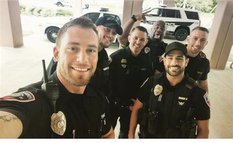 Other Police Departments Challenge Florida Cops Viral Selfie Wjla