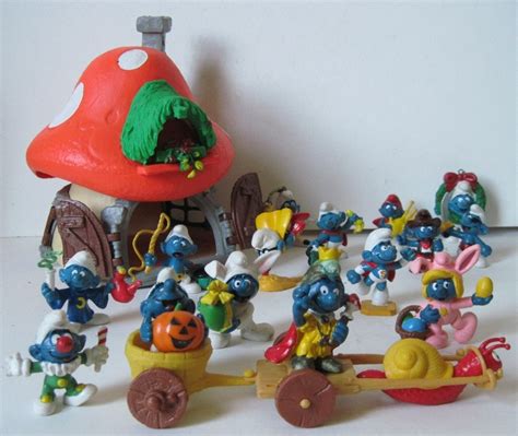 Vintage Lot Of Rare Smurfs And The Smurf House