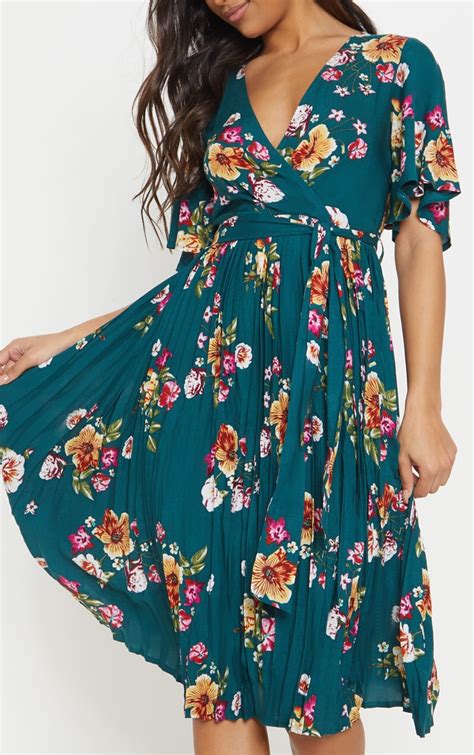 emerald green floral pleated dress dresses prettylittlething
