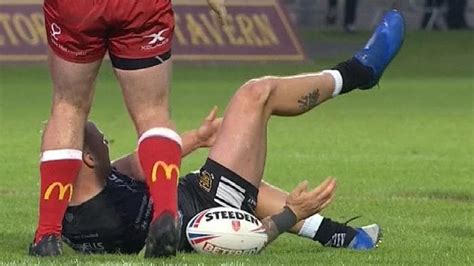 Rugby League Star Dislocates Kneecap And Slaps It Back Into Place To Continue Playing Sportsjoeie
