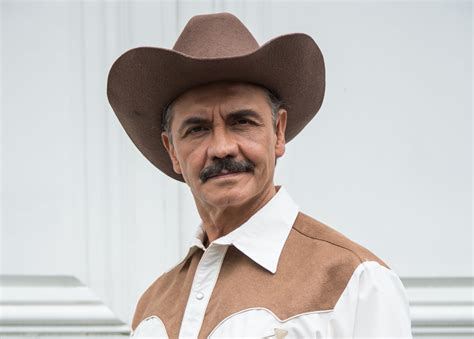 Tomás Goros es Don Pedro Rivera - Univision