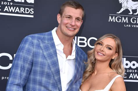 Rob Gronkowski Gushes Over Girlfriend Camille Kosteks Si Swimsuit Cover