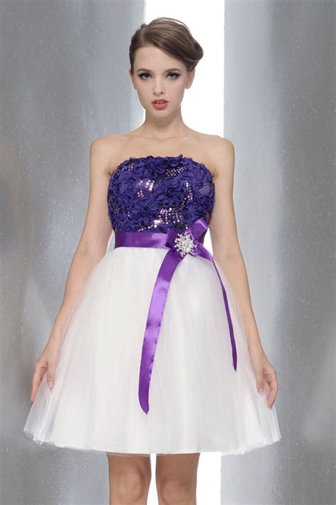 Year after year, wedding designers present new collections of wedding dresses, however, we can notice that there are some silhouettes and necklines that have been a trend for a long time. Strapless purple White Short Dresses Wedding Party Waist ...