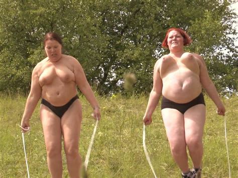 Dicke Frauen Strippen Beim Seilspringen Amateur Sex Bilder Von