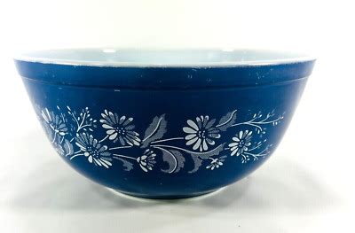 Pyrex Qt Blue White Colonial Mist French Daisy Nesting Mixing