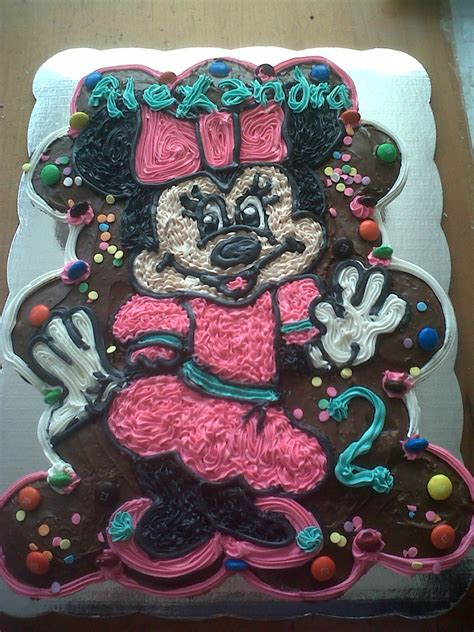 Minnie Mouse Cupcake Cake