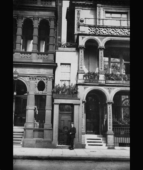 He Smallest House In London At 10 Hyde Park Place 1909 London As It