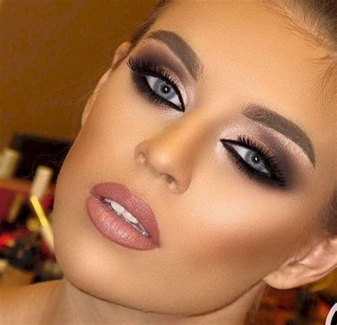 10 Astonishing Makeup Looks For Green Eyes Seasonoutfit Makeup