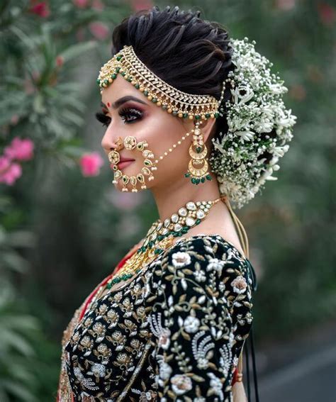 It is important that you find out before the hairdresser visit which type you are. Hairstyles for Short Hair for Indian Wedding - 25+