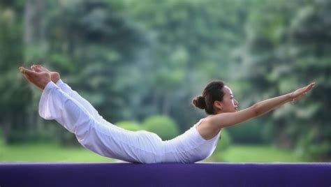 小编教你一些瑜伽入门的基本姿势，超清的 this or that questions fitness yoga