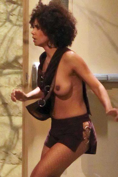 Halle Berry Gets To Work On John Wick With Bloody Keanu Reeves Hot Sex Picture