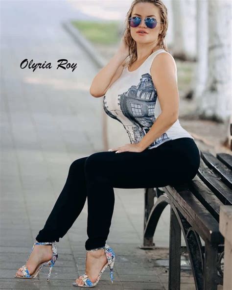 Olyria Roy Curvy Model Plus Size Wiki Body Positivity