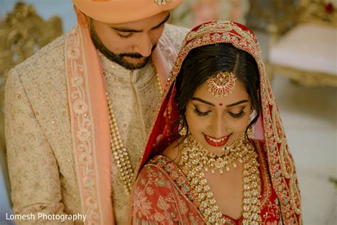 Incredible Indian Bride And Grooms Traditional Ceremony Style Photo 359025