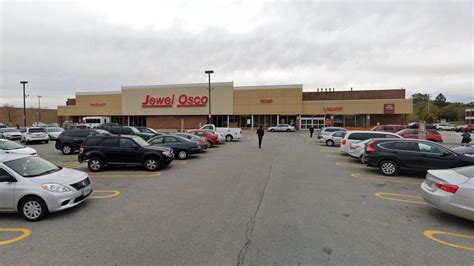 Duo robs armored truck outside Chicago area Jewel-Osco