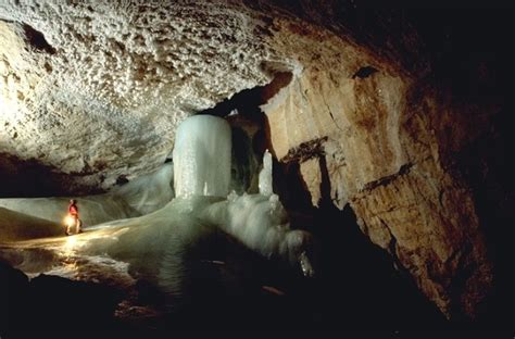 Daily Tours Through The Ice Cave Obertraun Holiday In The