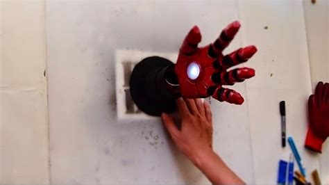 Luxury infinity gauntlet iron man tony stark led light finger gloves cosplay toy. Dali-Lomo: Iron Man Hand DIY with cereal box (free PDF ...