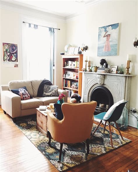 An Eclectic Apartment Full of Heirlooms and Thrifted Finds | Apartment ...