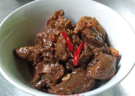 Salah satunya adalah diolah menggunakan bahan dasar kecap, yang memiliki rasa manis. Resep Daging kerbau masak kecap oleh Hanindya - Cookpad