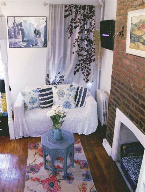 Fayes Tiny New York Bohemian Studio Bohemian Room Decor Eclectic